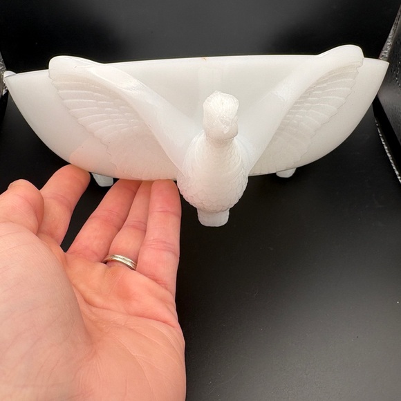 Vintage Jeanette Milk Glass Pheasant Footed Pedestal Candy Fruit Nut Dish Bowl - Picture 8 of 11